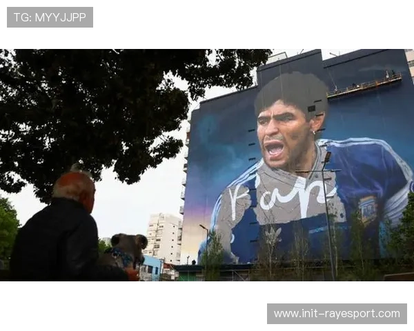 球迷看台拼图致敬传奇,马尔蒂尼画像亮相南看台 球迷看台拼图致敬传奇,马尔蒂尼画像亮相南看台