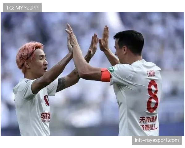 快讯：韦世豪边路突破传中，助攻阿兰头球破门，新鹏城1-0领先